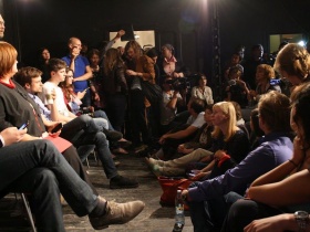 Православные активисты в Театре.doc. Фото: Михаил Угаров Православные активисты в Театре.doc. Фото: Михаил Угаров