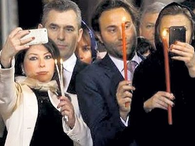 Павел Астахов: селфи в храме. Публикуется в www.facebook.com/michael.pojarsky